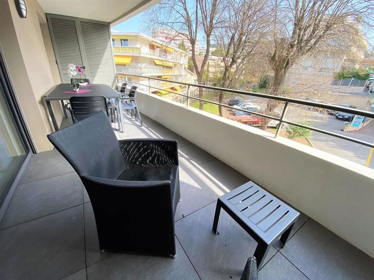 2 Pieces Terrasse Piscine Cannes Californie
